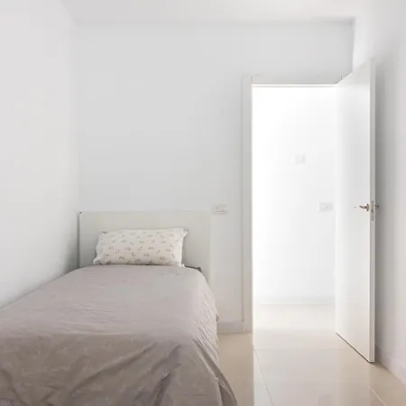 House Near The W Sea View, Jaca *