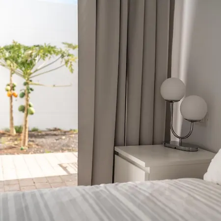 House Near The W Sea View, Jaca *