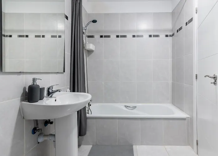 House Near The W Sea View, Jaca *