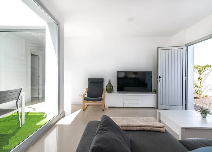 House Near The W Sea View, Jaca * Arico