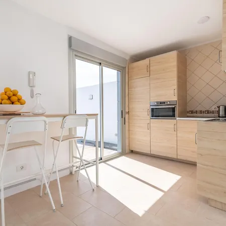 House Near The W Sea View, Jaca Tatil Evi *