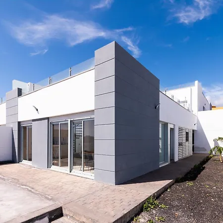 House Near The W Sea View, Jaca * Arico